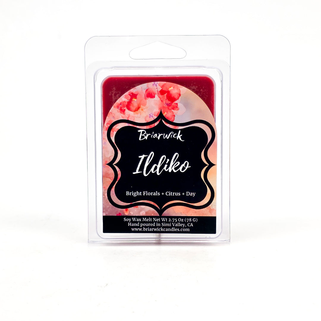 Ildiko- Officially Licensed Grace Draven Candle