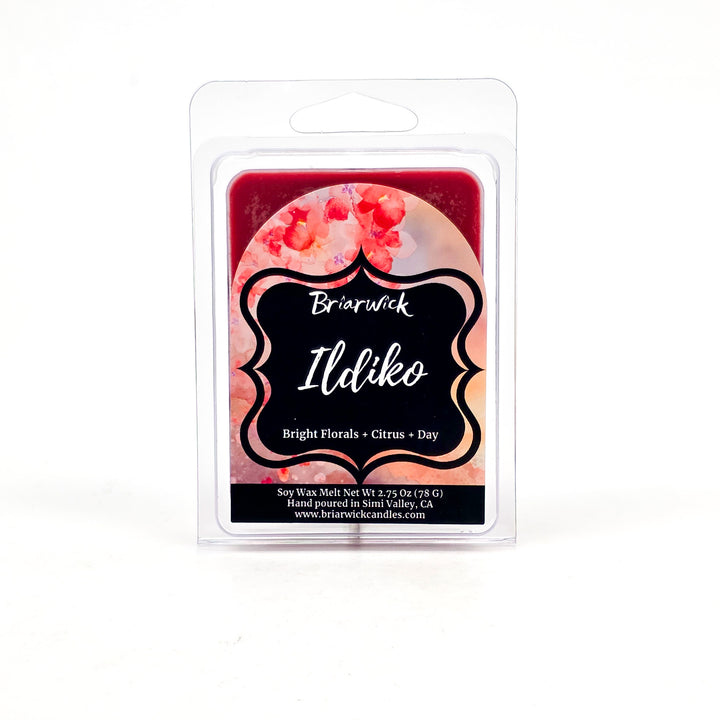 Ildiko- Officially Licensed Grace Draven Candle